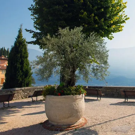Casa Dei Nonni Apartment *